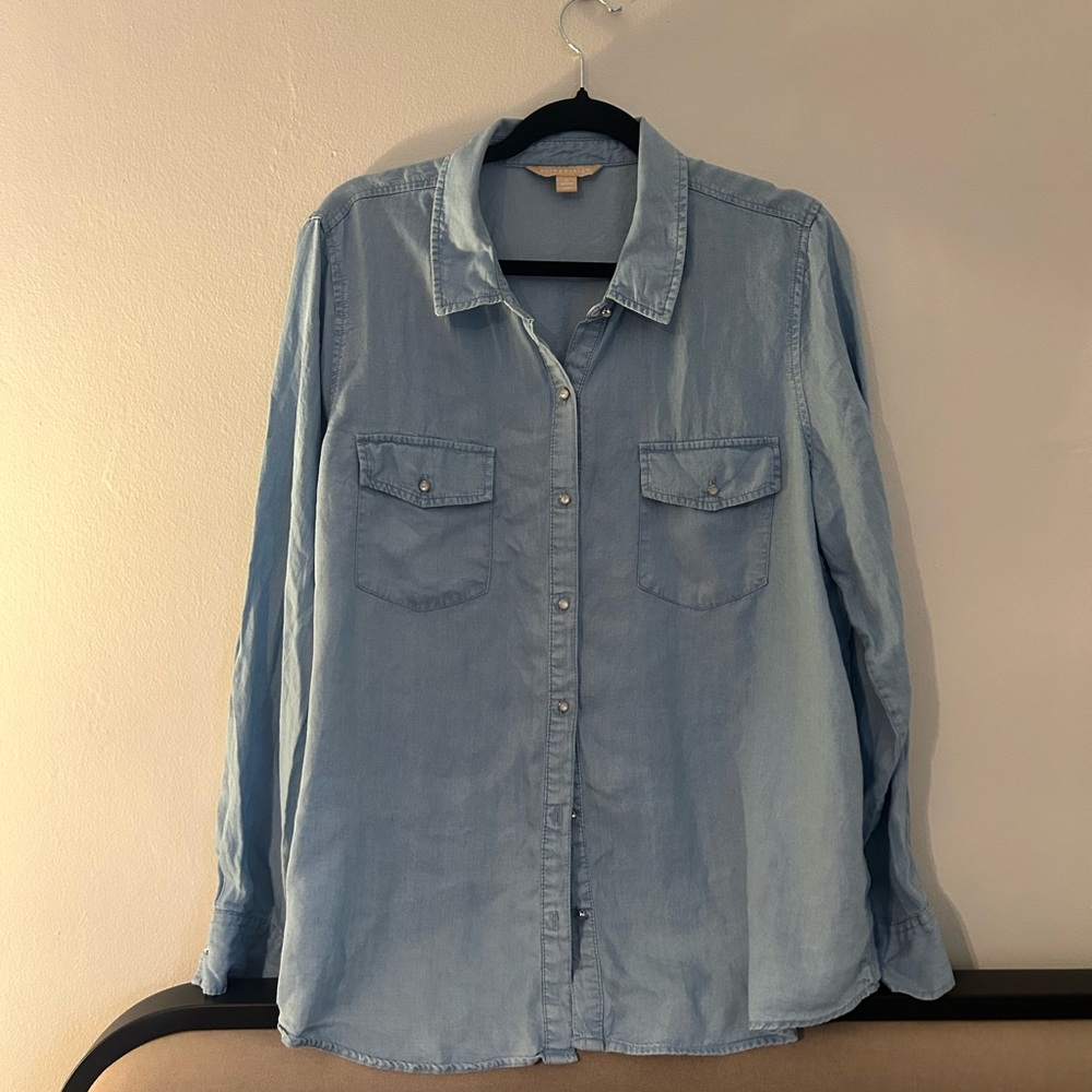 Hope and Harlow Light Blue Button-Up Shirt